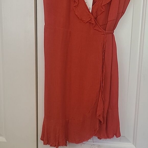 UO Kimchi Blue Ruby Wrap Dress V-Neck Ruffles Red Size L - Picture 4 of 15